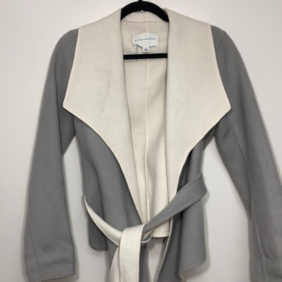 Banana Republic grey and cream soft wool jacket M - Picture 2 of 5